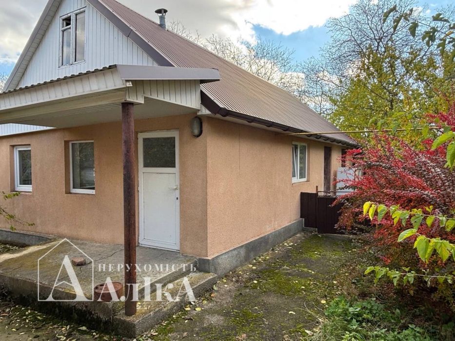 Продам будинок біля міста