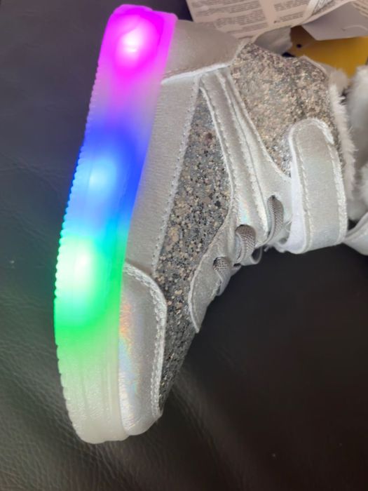 Brokatowe buty led świecąca podeszwa, migające, diody NOWE rozmiar 25