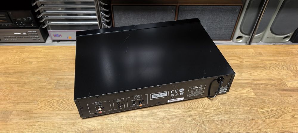 CD-програвач Onkyo C-7030/MP3