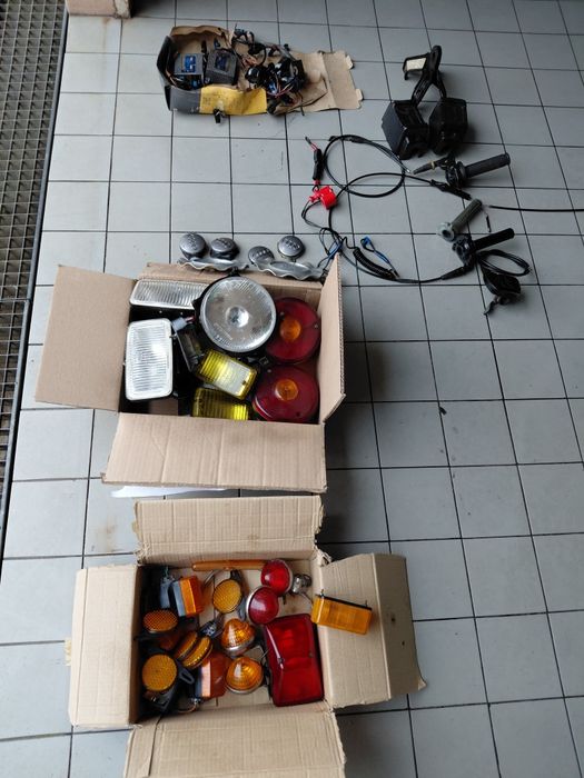 Faróis +farolins +xénon +ponhos moto