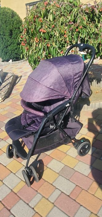 Детская прогулочная коляска