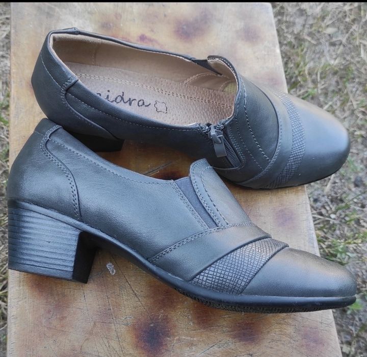 Buty damskie r 39