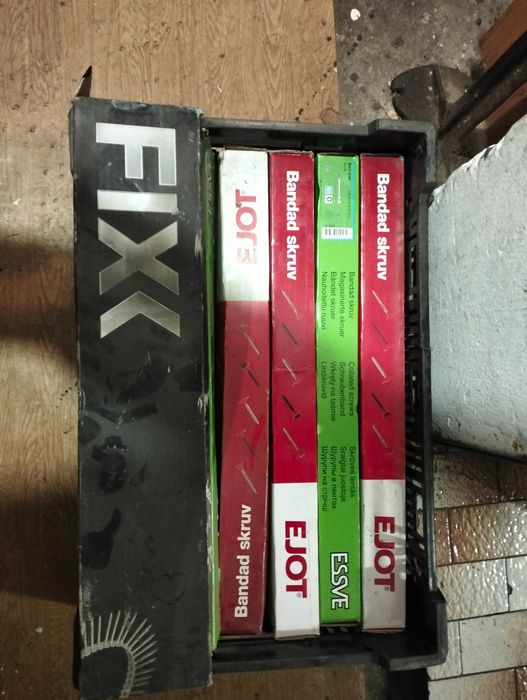 Wkręty do drewna metalu i GK na taśmie do pistoletu różne rodzaje