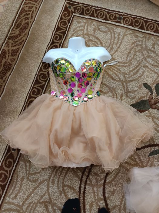 Весільні, вечірні, випускні сукні