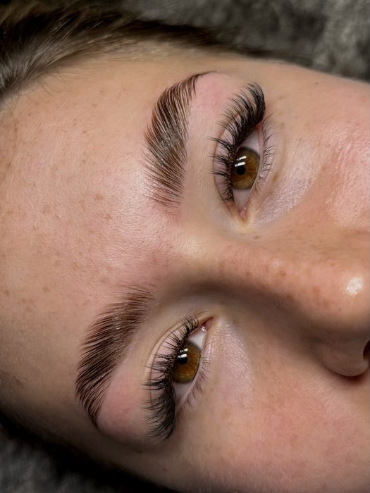 Stylizacja brwi i rzęs