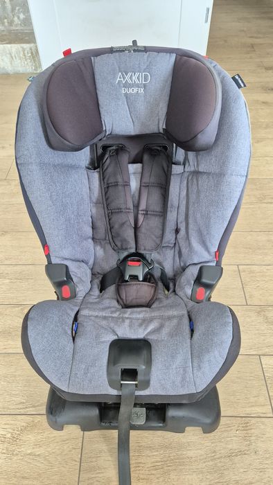 Fotelik samochodowy RWF Axkid Duofix z Isofix