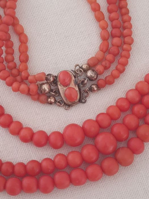 Коралл.Бусы .Антиквариат.Италия.ВЕС 45 ГРАММ