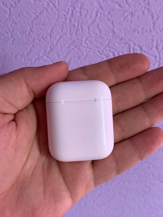 Airpods в гарному стані