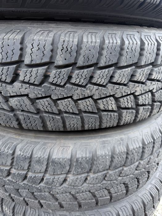 Хороші шини 235/85/16 Kumho