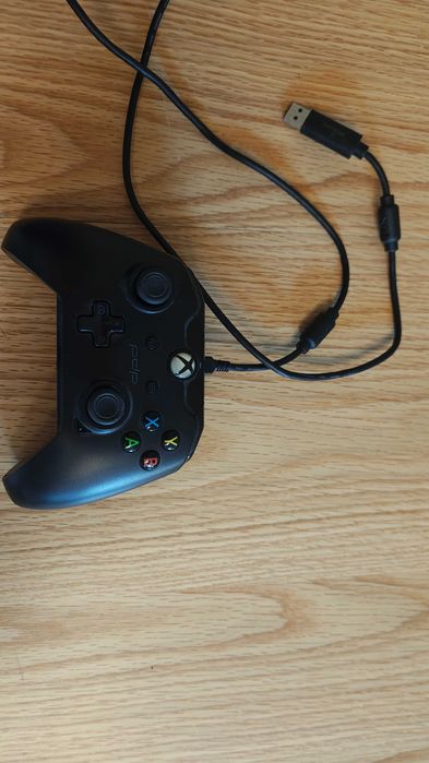 Kontroler/pad PDP W typie Xbox One przewodowy