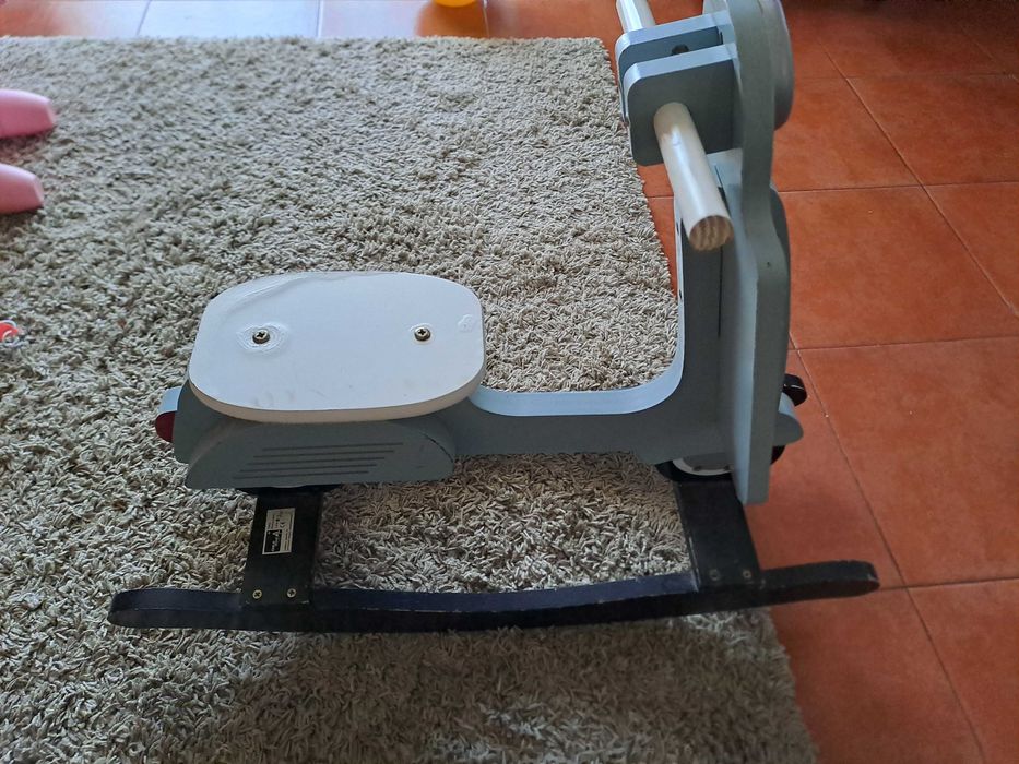 Escorrega para bebe e baloiço