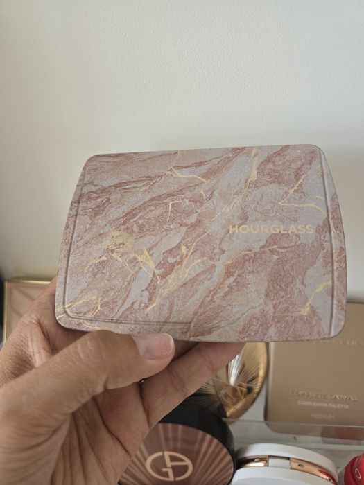 Hourglass lighting edit universe paleta