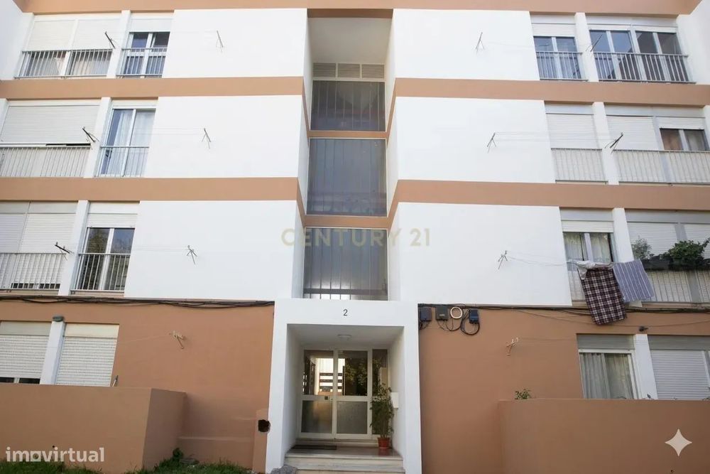 Apartamento T3 | Massamá | 87m2 | 1º Andar | Próximo à estação Comboio — Massamá E Monte Abraão, Lisboa