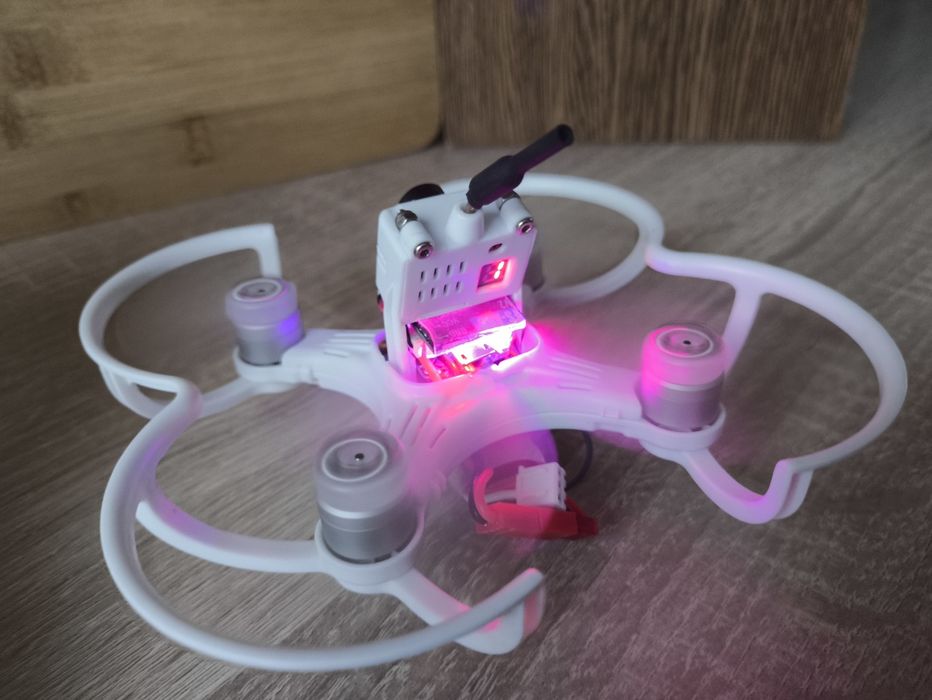 Dron FPV EMAX Babyhawk 85mm /2,3' + Aparatura Turnigy Evolution