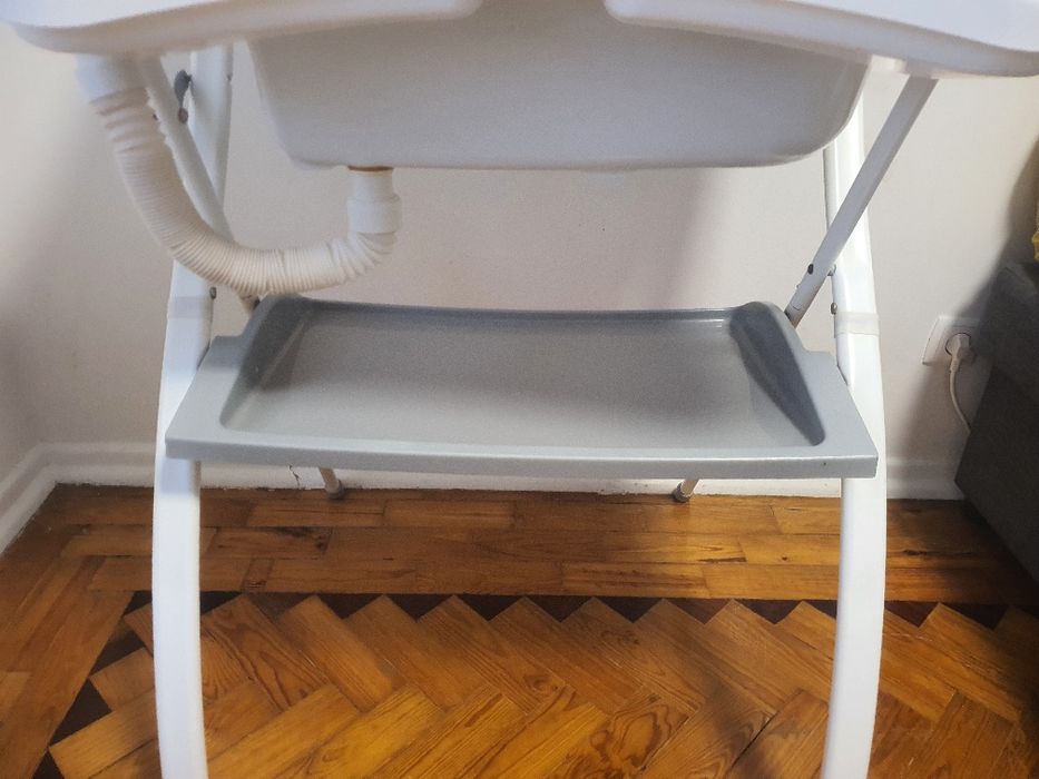 Banheira de bebê com trocador