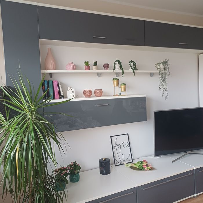 Szaro-białe meble  do pokoju