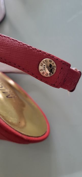 Sandálias Michael Kors, cor coral nr.35 em estado impecável