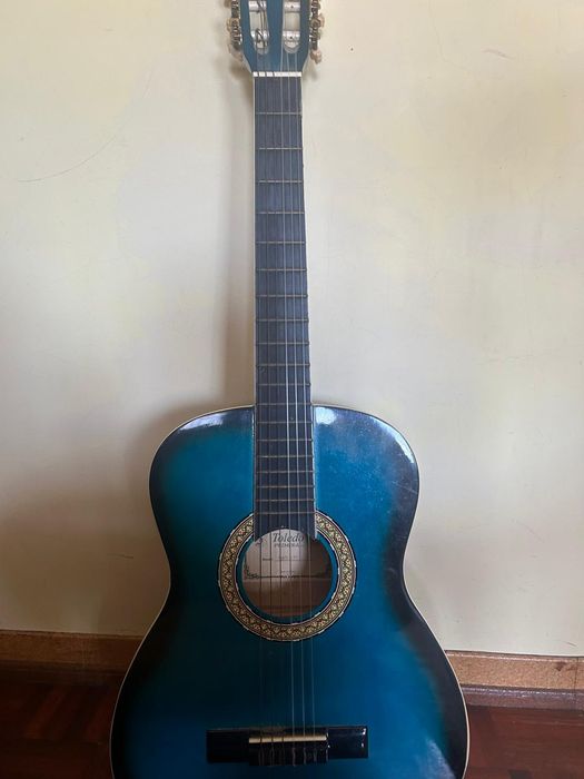 Guitarra clássica  azul