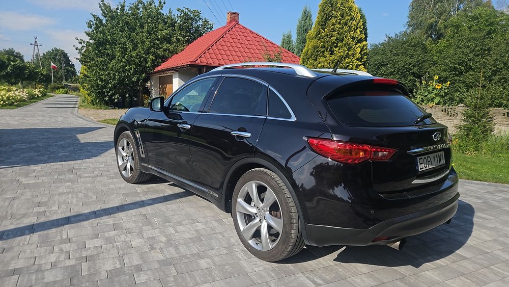 Infiniti FX30d  Salon Polska