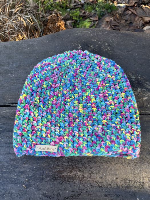 Ręcznie wykonana kolorowa czapka