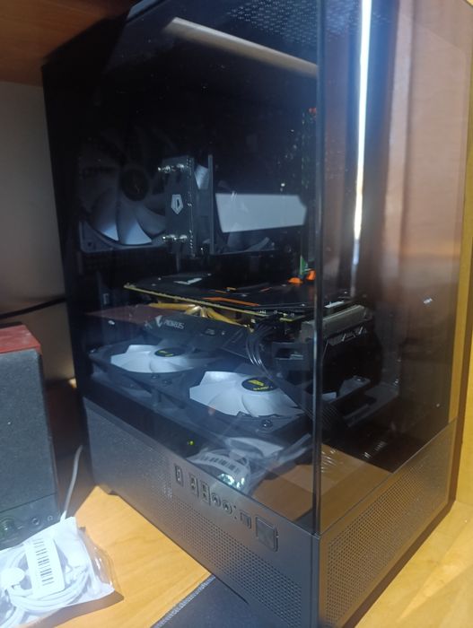 Ігровий комп'ютер: xeon 2680v4 / rx 580 8 gb / 16гб