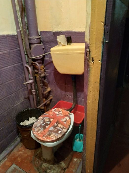 Продам кімнату (в минулому сімейний гуртожиток).