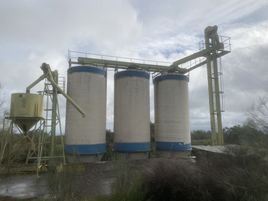 Silos de fibra cónicos para armazenamento de cereais