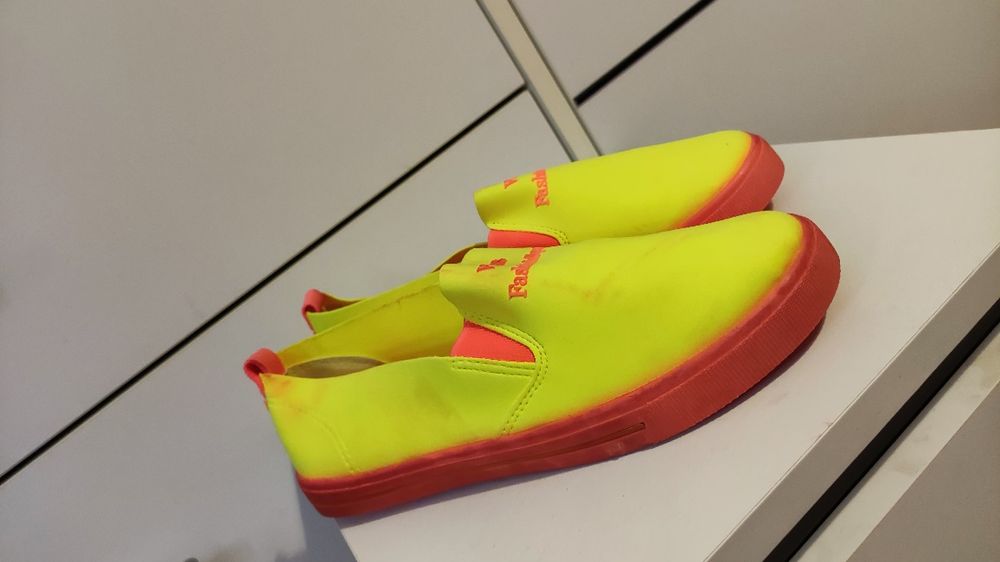 Trampki wsuwane neonowe roz 38, 39 oraz 40