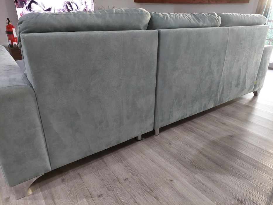 Sofá com chaise longue tons verde