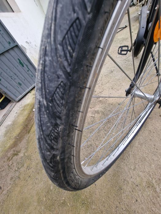 Bicicleta de cidade B’TWIN com cesto – Muito confortável