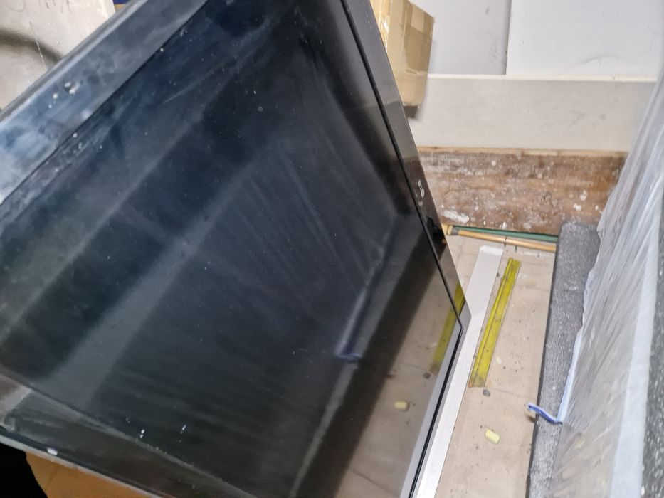 Telewizor LG 42LW4500 + uchwyt na ścianę