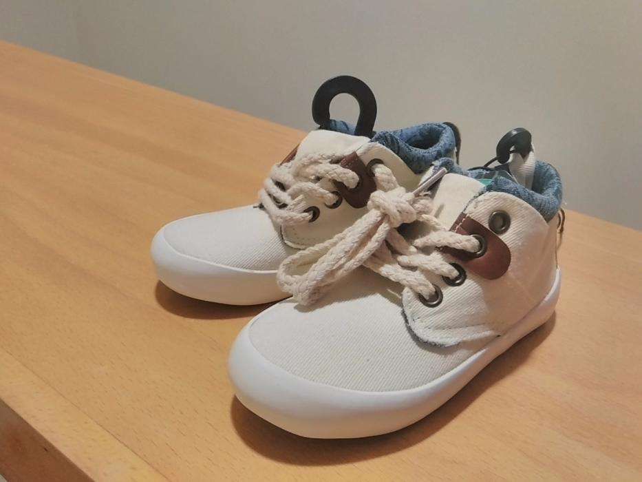 Sapatilhas 24 novas