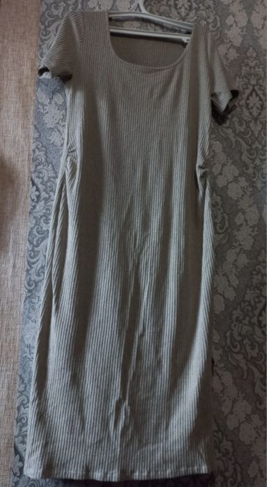 Довга сукня в рубчик