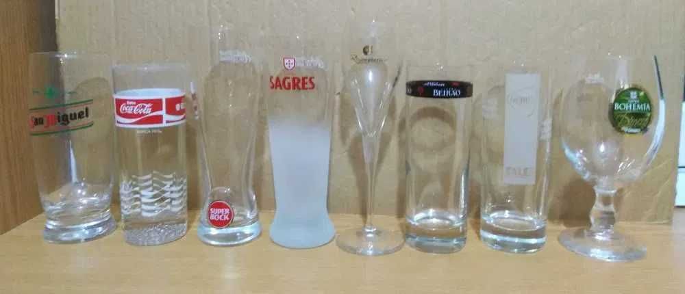 Copos de marcas de bebidas