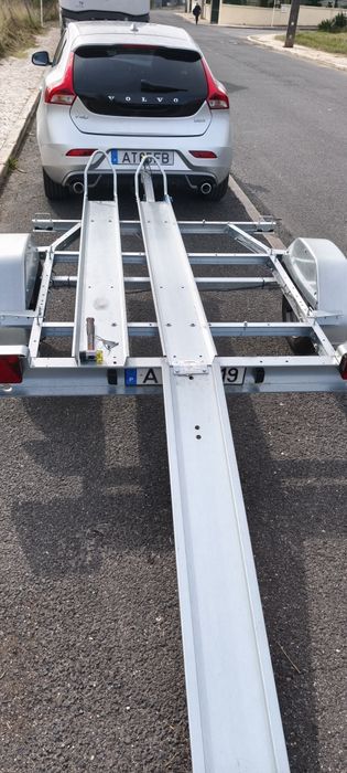 Atrelado para duas motos