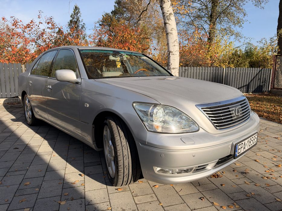 Lexus LS