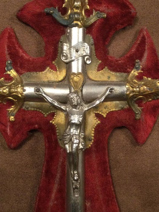 Artístico objeto de Arte Sacra - Napoleão III - Séc XIX