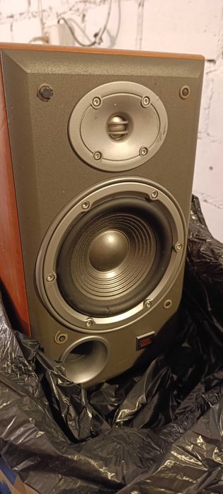 Sprzedam Kolumny głośnikowe JBL E30