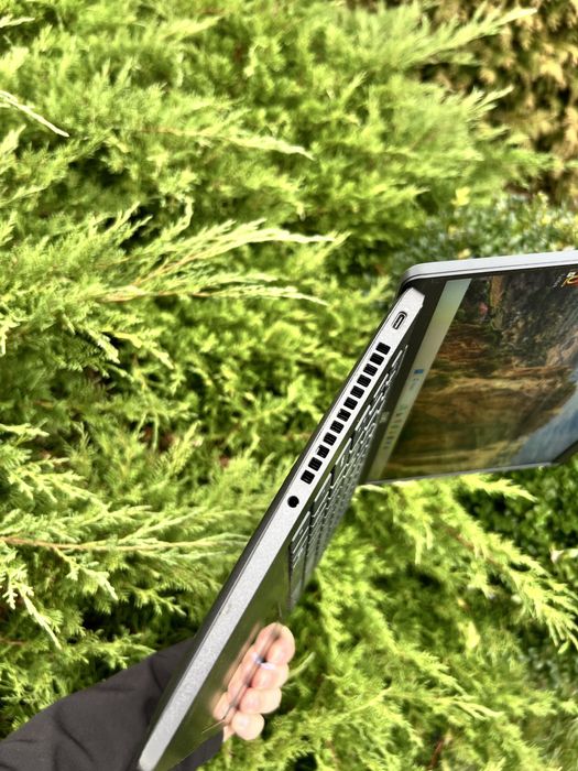 Dell Latitude 7430 i7-1270P 16ГБ LPDDR5 SSD 256 ГБ 14” FHD