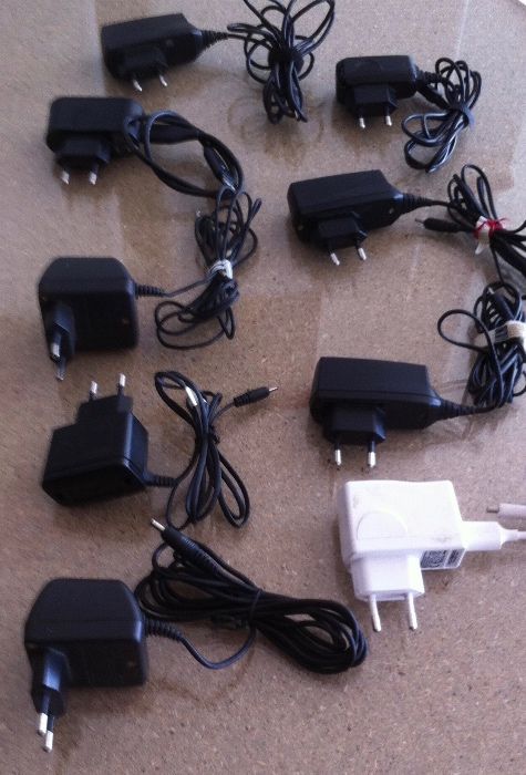 varios adaptadores para telemovel