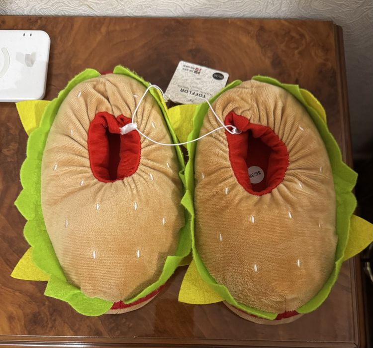 Плюшеві тапочки у вигляді бургера