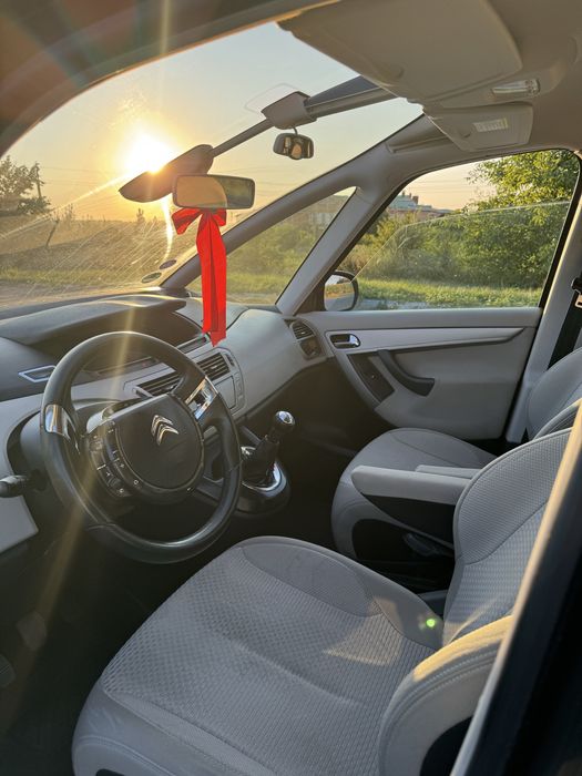 Продам свіжо поигнане авто Citroen grand c4 picaso