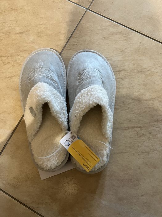 Kapcie klapki z kożuszkiem