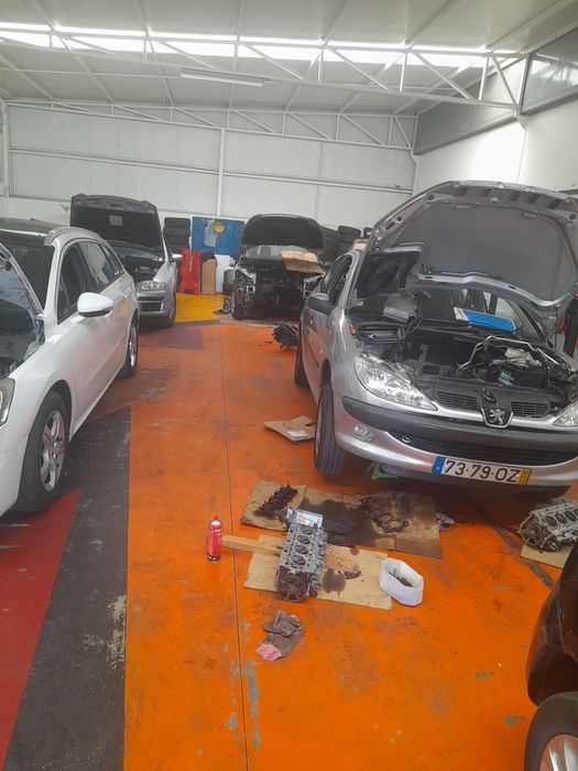 Oficina de reparação automóveis e pneus