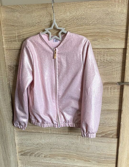 Bluza dziewczęca 128 perłowo jasno różowa – stan bardzo dobry