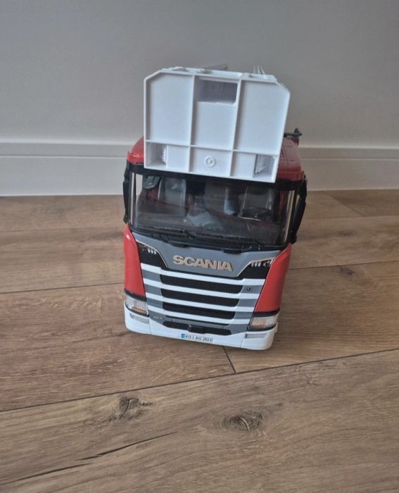 Bruder wóz strażacki ciężarowy Scania
