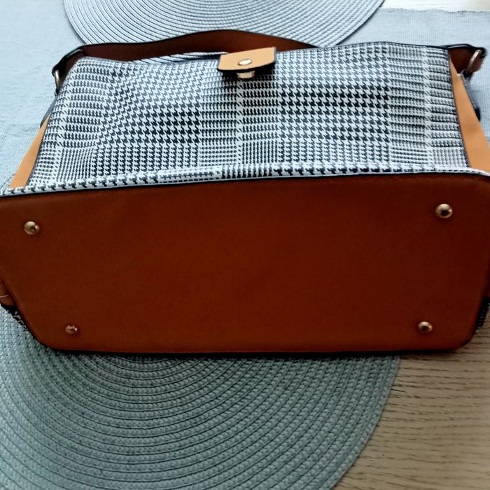 Torebka z krótkim paskiem 35x24