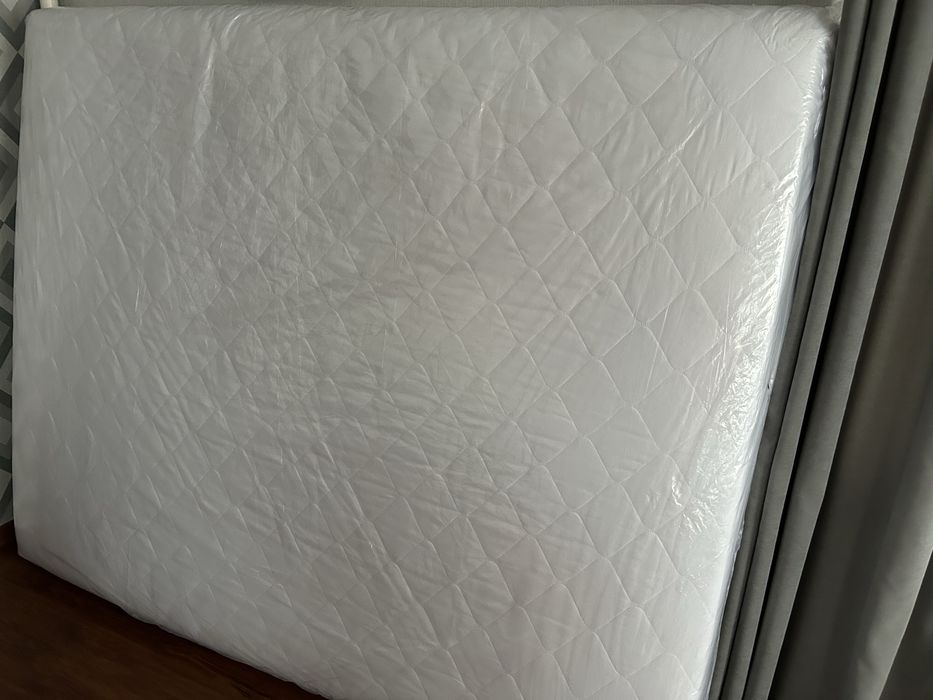 Матрас б/в у гарному стані 160*200см