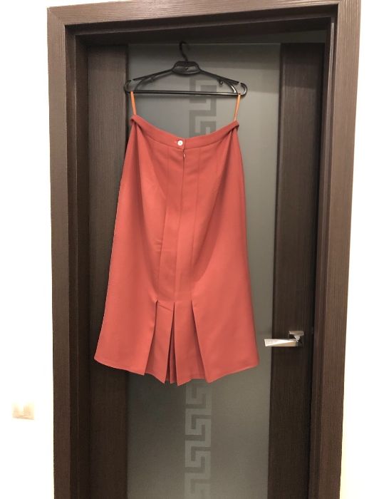 Продам стильный костюм