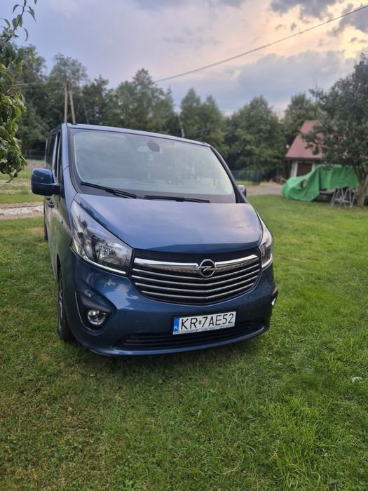 Przewóz osób busem 9 osobowym z hakiem, Wesela ,Lotniska,Imprezay.